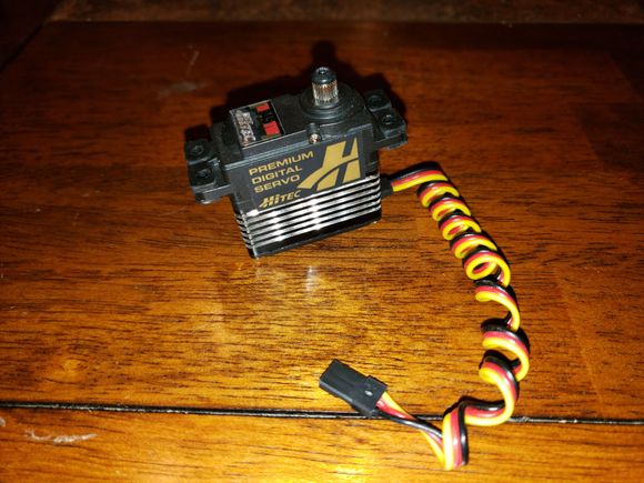 Hitec D945TW