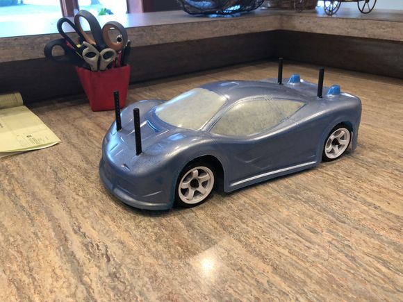 Xpress body. Trackstar esc. Tight fit but works. 