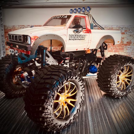 👑Toyota Mountaineer Losi® LMT 4WD Solid Axle 4X4 Monster Truck w/ Rear Steer (4WS)