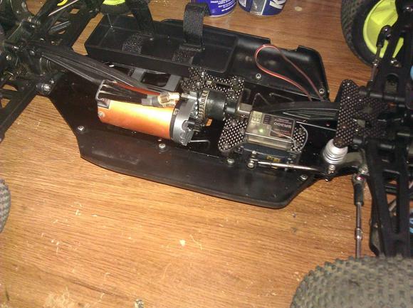 IMG 20120425 131331 
Hobby Pro Econversion mbx5t , Tacon 2150kv