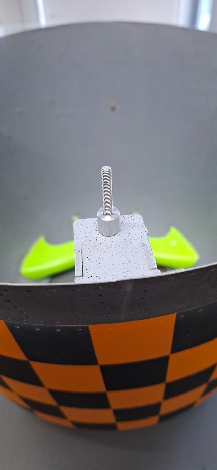 Spacer to avoid that radial come to close at the green part