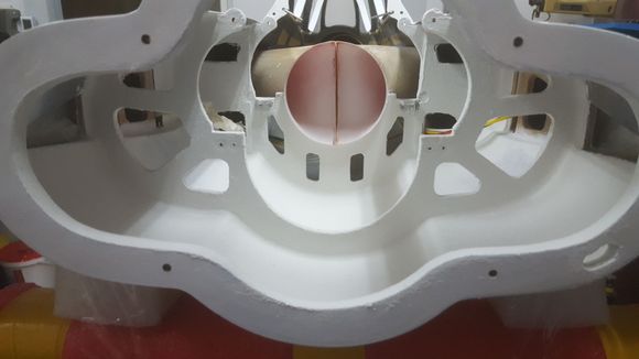 Fuselage main section also treated with BVM Heat shield.
It is not mandatory for the heat in this area isn't too high.
I did use it to give some protection to the body in case of fuel leakage and i just love the white finish in airplanes internal areas...  