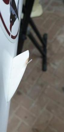 Second receiver antenna was directed outside of the fuselage and got a hand made aero-shaped antenna made from epoxy resin. 