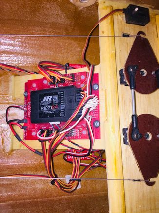 SmartFly power distribution with a JR rec, the rec is not included it belongs to my analog radio.