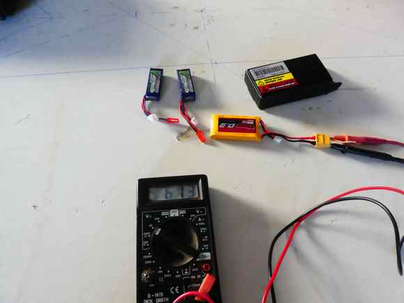 Voltage check of the new 2S/300mA pack.