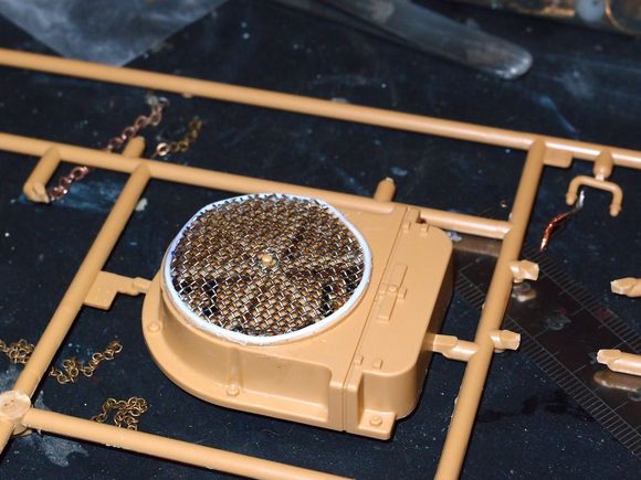 The ring round the mesh to Finnish off.