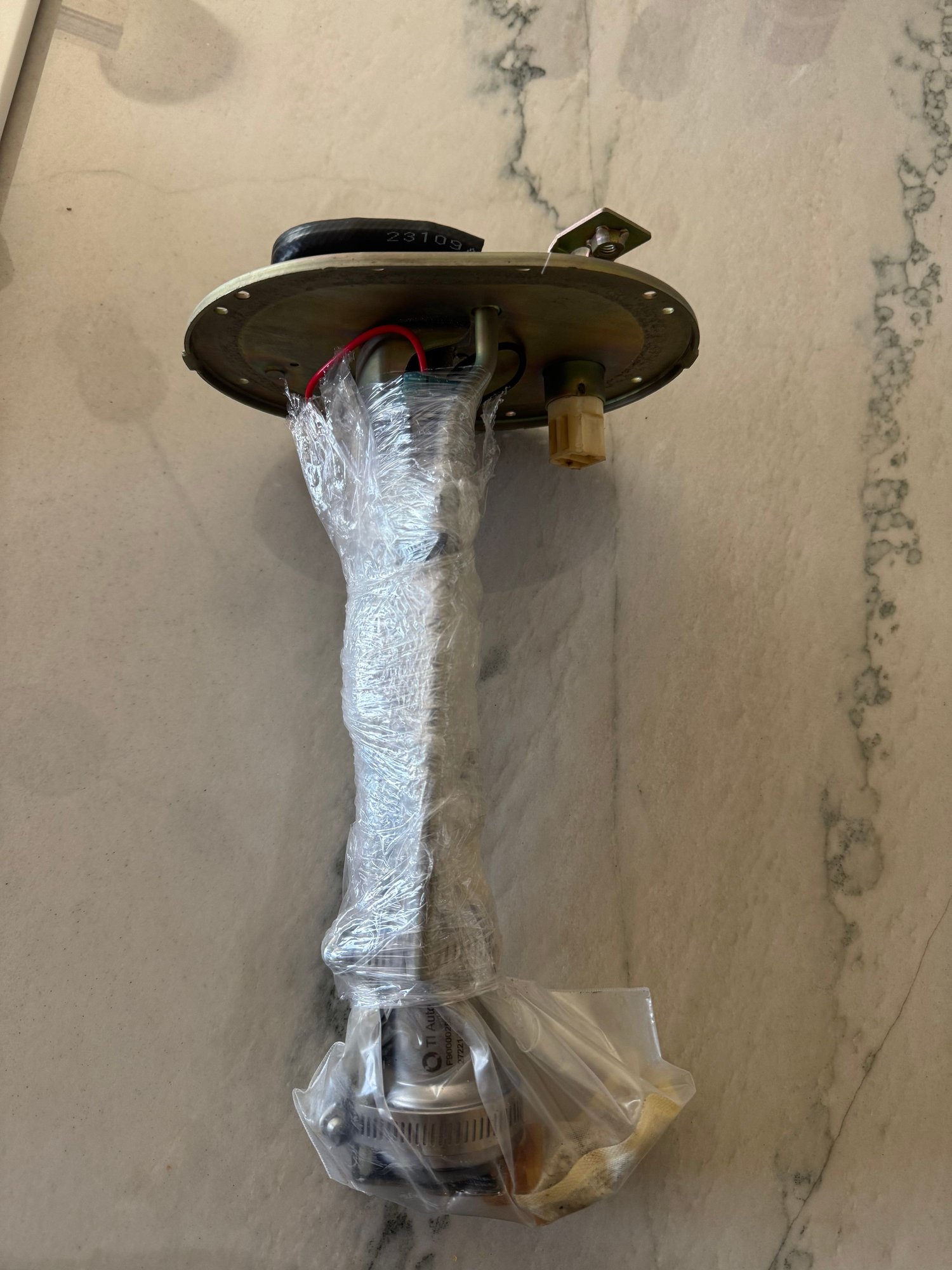 Engine - Intake/Fuel - Mazda RX-7 FD3S Fuel Hanger with Walbro Pump - Used - 1992 to 2002 Mazda RX-7 - Breinigsville, PA 18031, United States