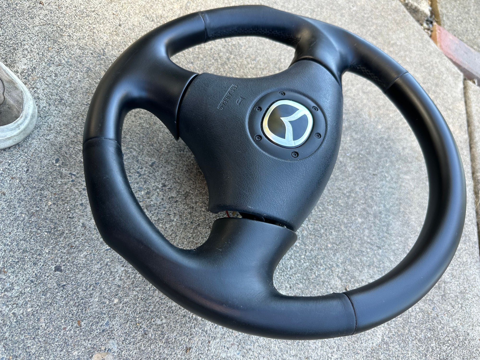 Steering/Suspension - Steering wheel - Used - 1993 to 2002 Mazda RX-7 - Medford, OR 97504, United States
