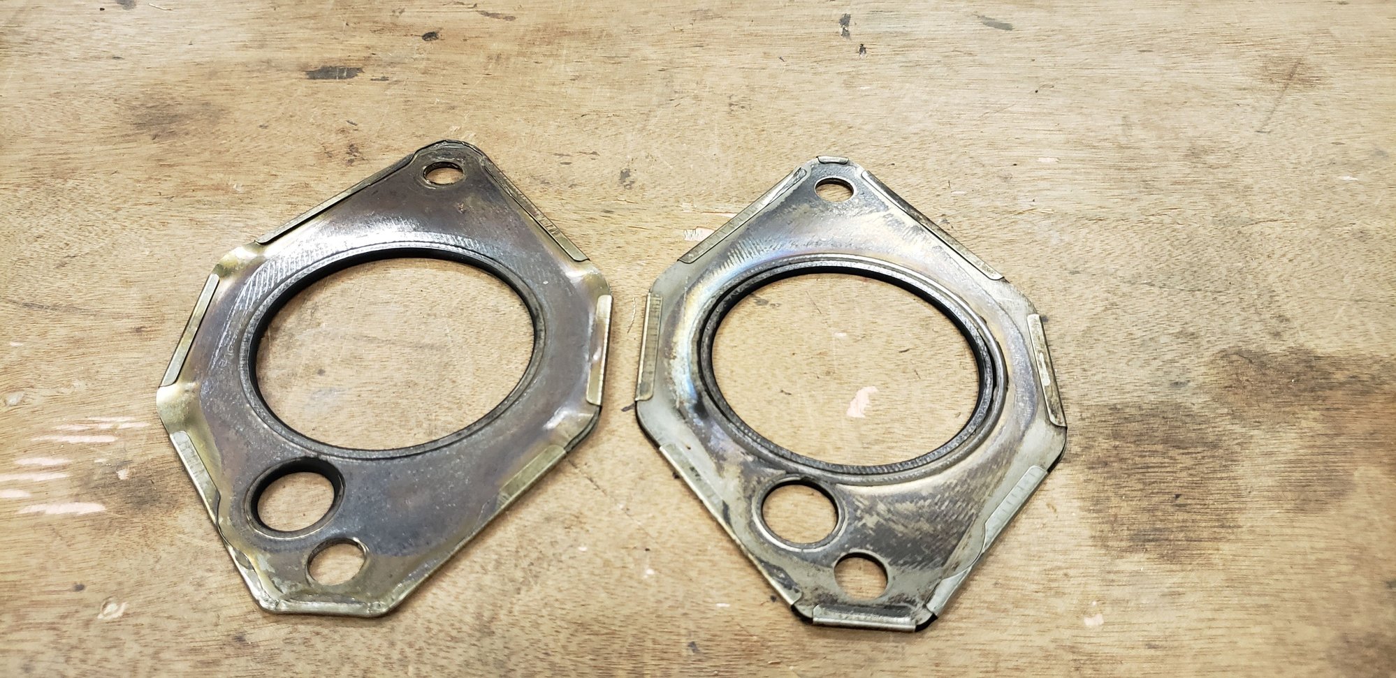 These OEM Exhaust manifold gaskets look reusable? Mazda