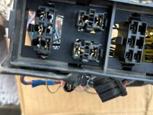 But the sppade connects are locked into thse cover. need a special tool to remove (or fus with small scewdrivers)