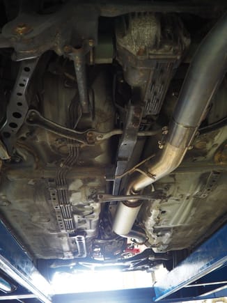 *Rear undercarriage - this is before installing the new diff 