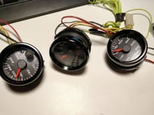 Speed Hut gauges 