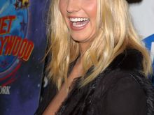 Britney_Spears-Dec_6th_Stages_Premiere-Planet_Hollywood-NYC-