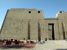 1713 Seti I - Ramses II Temple.JPG