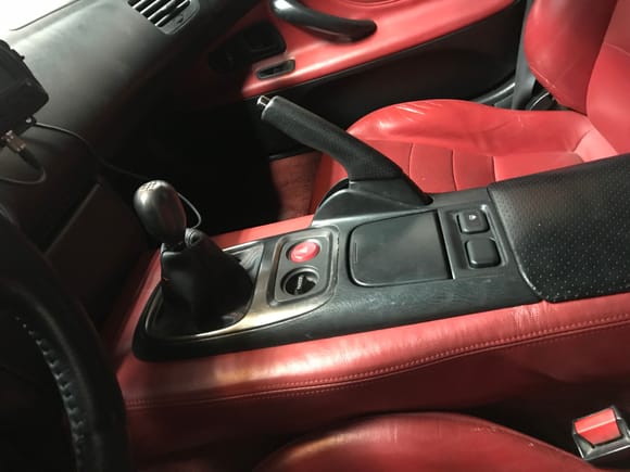 Found the Center console leather.  Bam that looks nice on my ap1