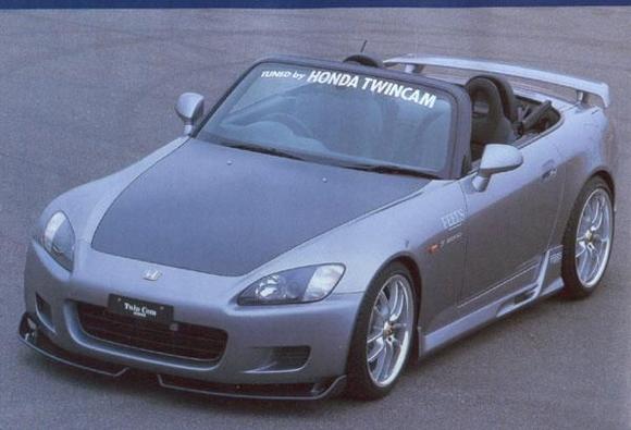 feels-rearspoiler-silver-frontleft2.jpg