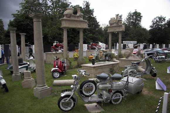 Vespa-Garden.jpg