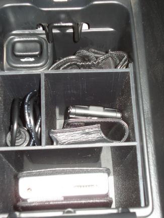 GPS - Glove Box 007.jpg