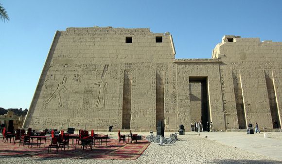 1713 Seti I - Ramses II Temple.JPG
