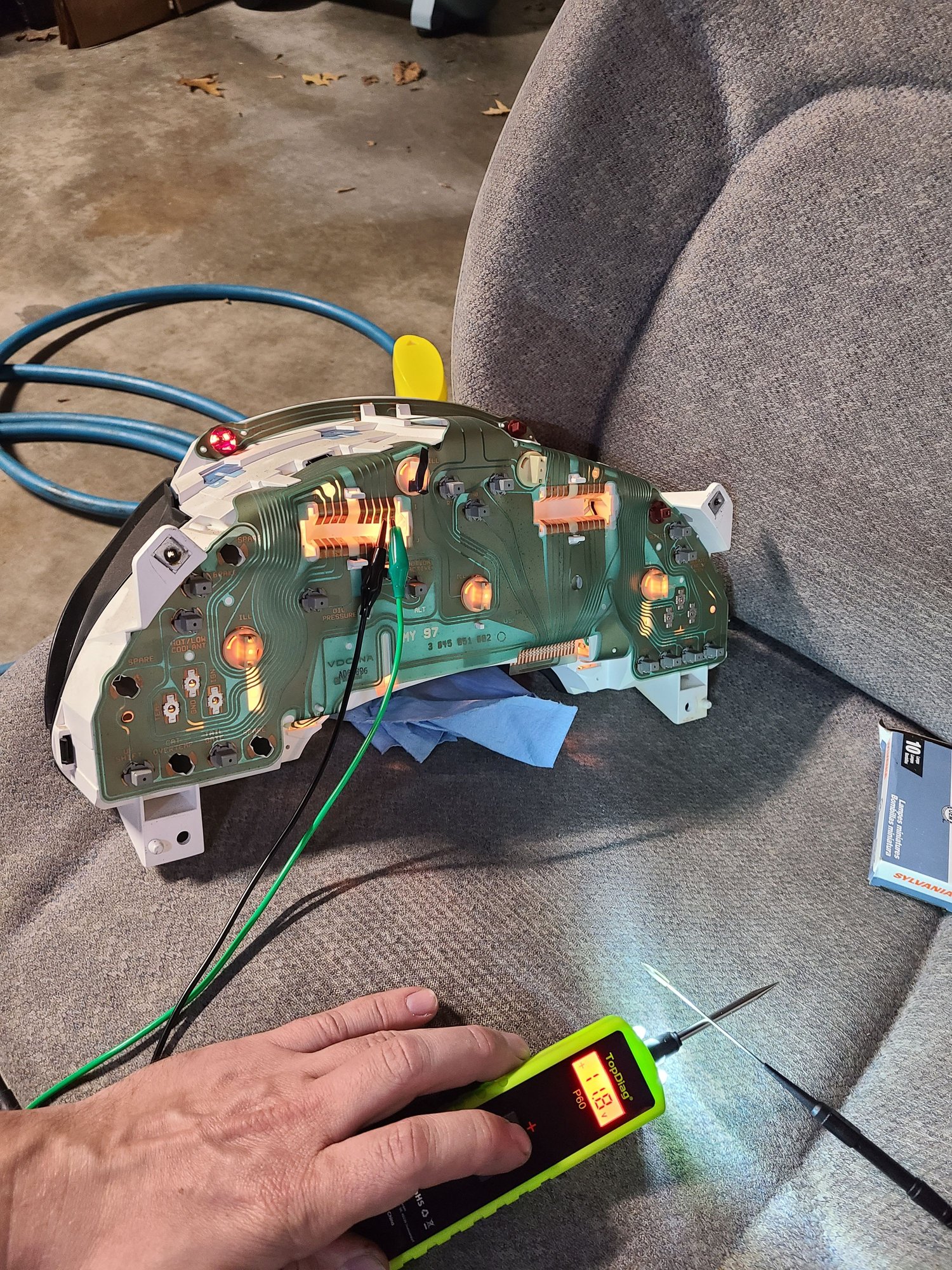 Using a TopDiag P60 to supply power to the illumination bulbs.