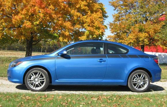 I think this photo captures the blue color a little better. You really do have to see it in person to appreciate it. I haven't done any mods yet.
