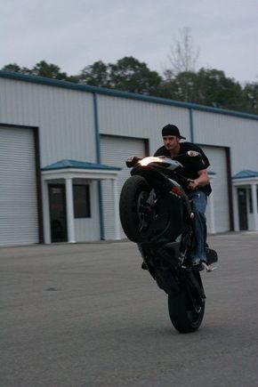 wheelie3