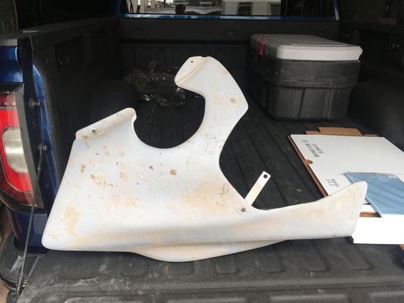 Lower fairing