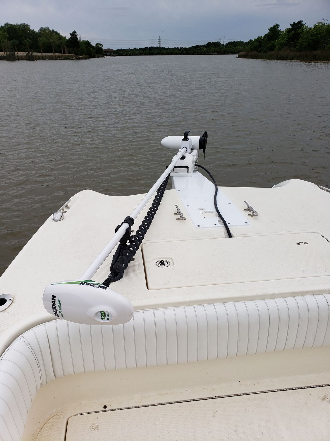 Trolling motor on a 28' Regulator The Hull Truth Boating and