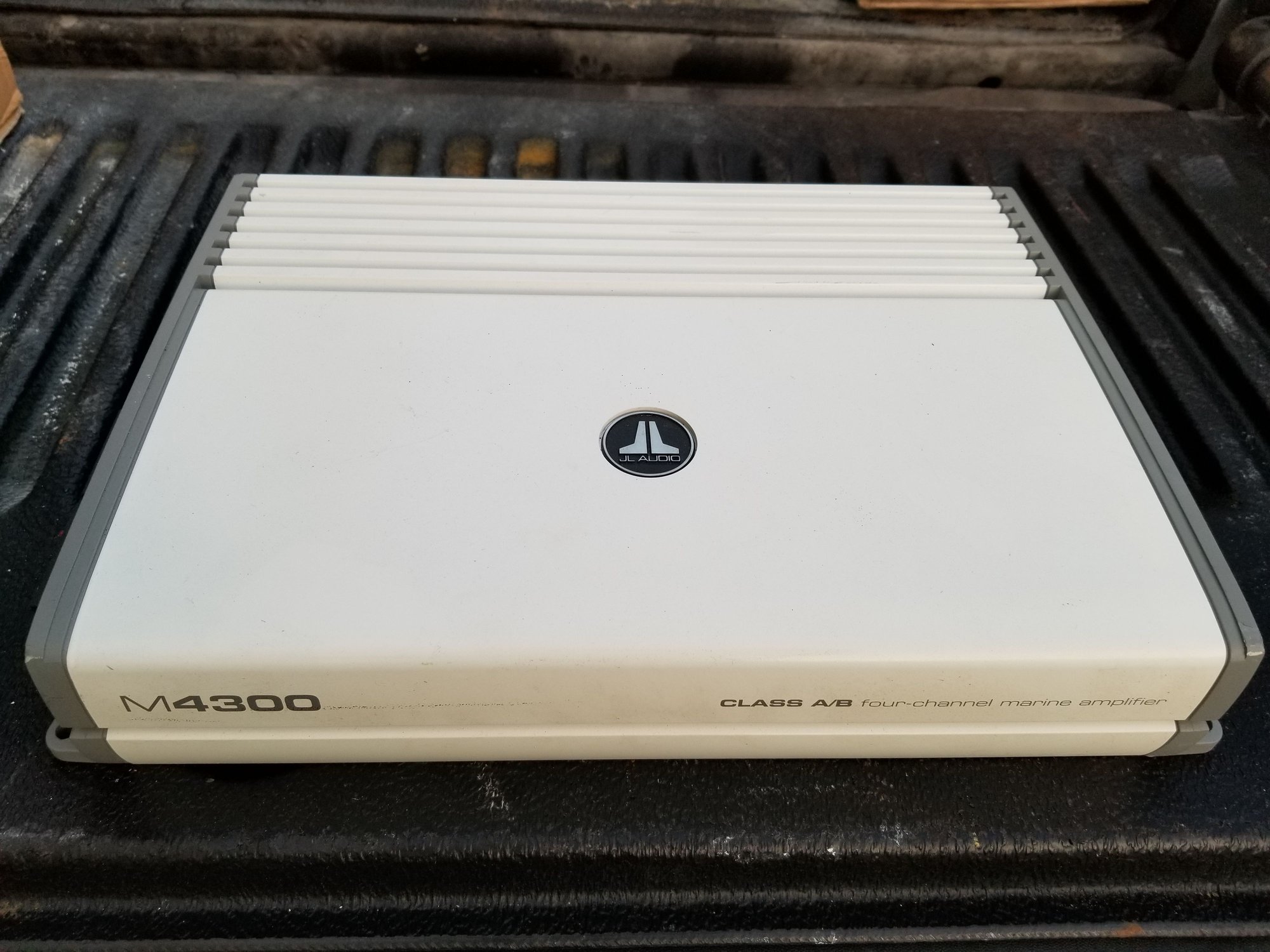 jl audio m4300 marine amp