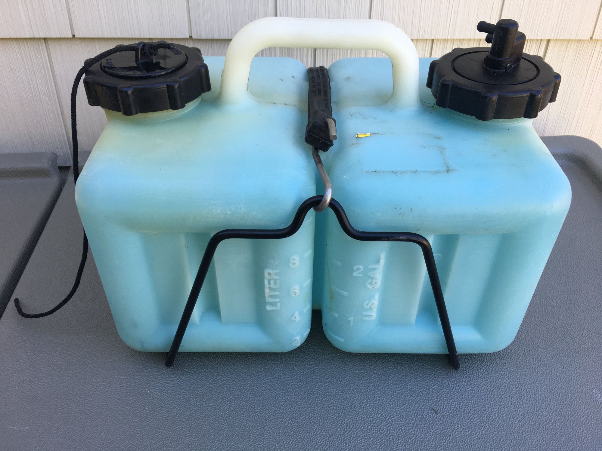 [FS] Mercury 2 Stroke 3 Gallon Oil Tank/Assembly The Hull Truth