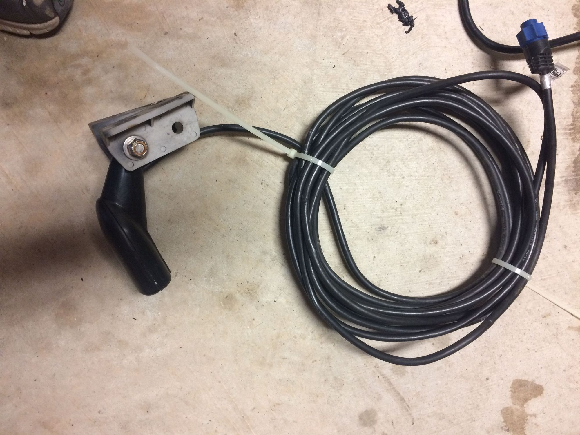CLOSED No longer looking for Lowrance LSS1 transducer The Hull