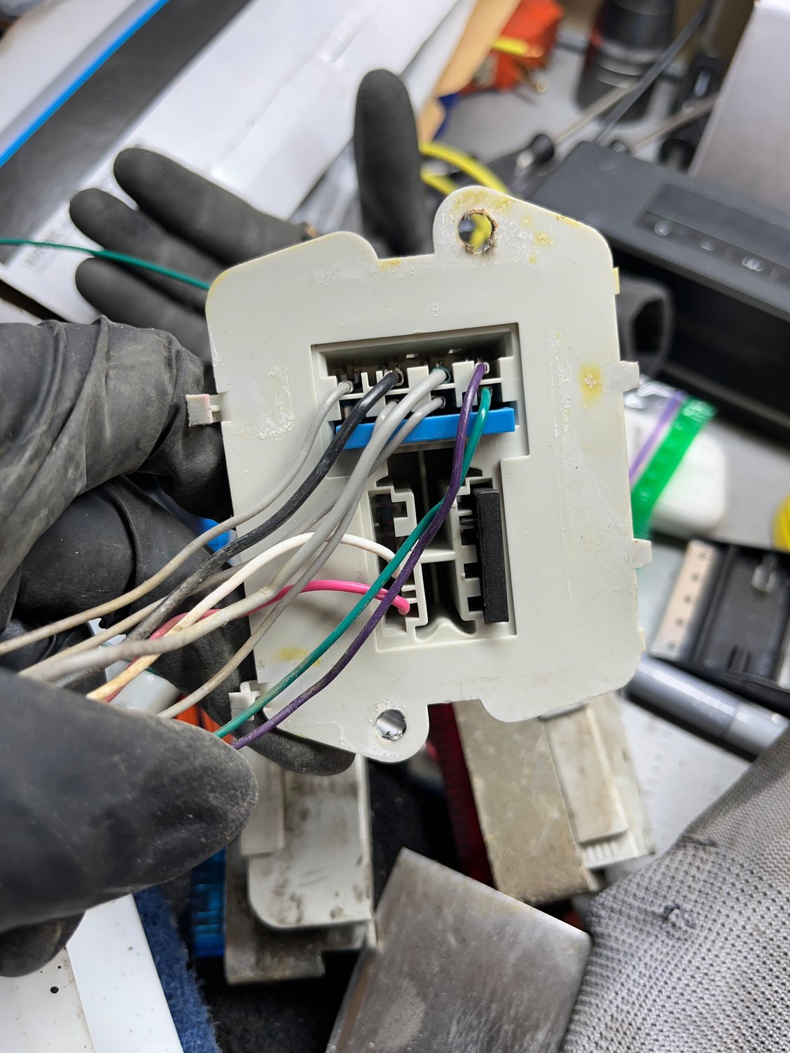 4th gen fuel tank bulkhead connector that will be replacing the 3rd gen connector for the fuel tank upgrade. I want a fully functional 4th gen setup. Evap system along with the fuel tank pressure sensor to go along with the 0411 ecm. 