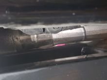 This is the catalytic converter location, very close to the pipes... even touches a little at the edge