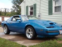 1986 body with new hood with Sparkle Blue what good hardner and 17in Polished Aluminum Rims