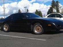 Got the new diamond spokes on the car.