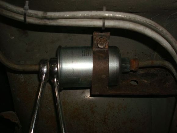 New filter and its bracket back in place.


.