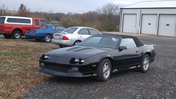 Black Echo professionally repainted by Andy's Collision & Repair of Terre Haute, Indiana. Andy's painted the 27 of 32 fastest cars in the Wabash valley according to local gearheads  and one slow RS Camaro.