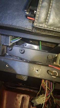 You can see the screw everyone has problems with in the upper middle of the pic just peeking out over the top of the heater box cover
