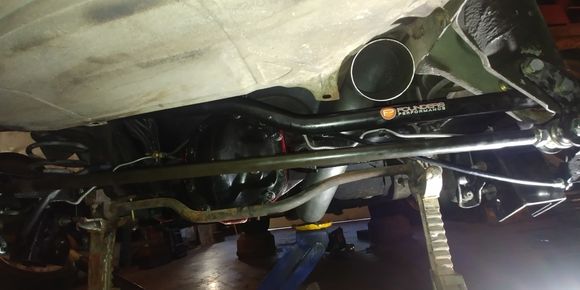 Best I can show over the axle. Close to the body. But no hitting