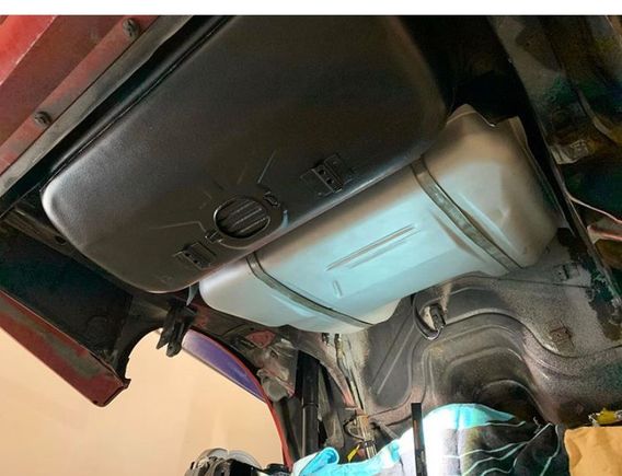 Installed fuel tank with new pulp and pickup in the 88 GTA. Started her up for the first time in several years. Great day!!