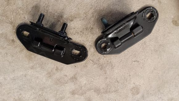 Finally found a right side replacement hinge and now freshly painted to match.
