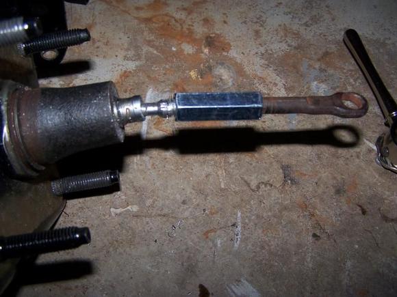 THIS IS THE TWO HALVES JOINED WITH A THREADED UION. THREAD SIZE I USED IS 3/8" X 16
