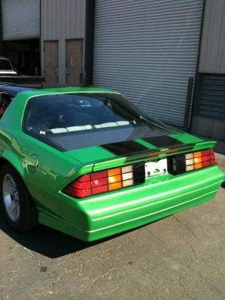 mark green 89 this is 2010 synergy camaro green with gm grafite metallic stripes with lots of clear ..my second full paint