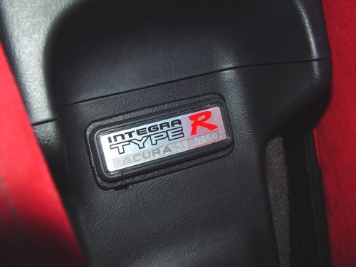 Type R Badge
97 0860