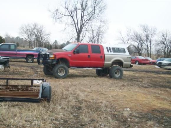 this is when it was done the first time.  it got hit in the rear axle and it messed up the bed.  thats what started the stretch