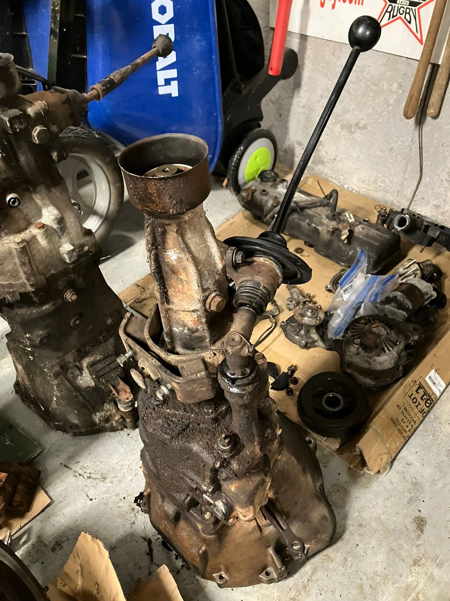 Here you can see my 4spd side-shifter on the right, and the donor 81(?) 5spd on the left.