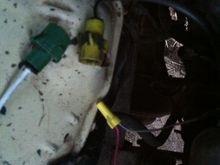 rebuilt the green mystery connector as it was in bad shape. Dismantled, re-soldered with new wire and double/tripple reinforced with heat shrink tube. Twist connection was a temp measure for testing.  Pretty sturdy now even if it never gets used. Worth while project in order to learn how to save these old crusty connections.  Yellow plug was hanging and dirty so it's cleaned up and connected to it's yellow port now.