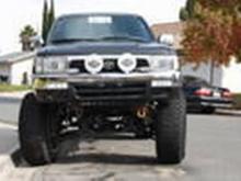 6" bracket lift 2"body lift 1.5"BJ lift dual shock hoops dual fox shocks 35x12.50x15 Love the ride!!!