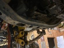 at first I didn't think the front driveshaft would clear the crossmember, but it does.