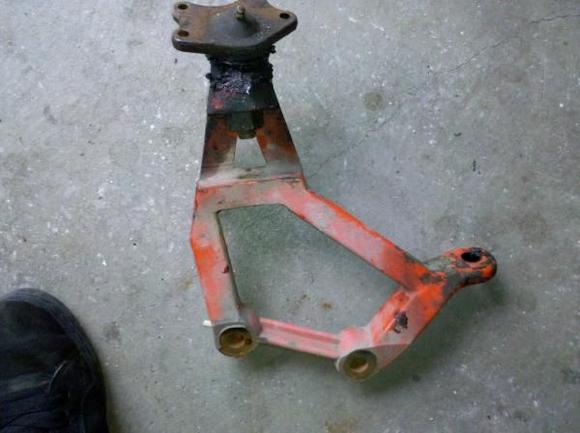 Trail master lift knuckle